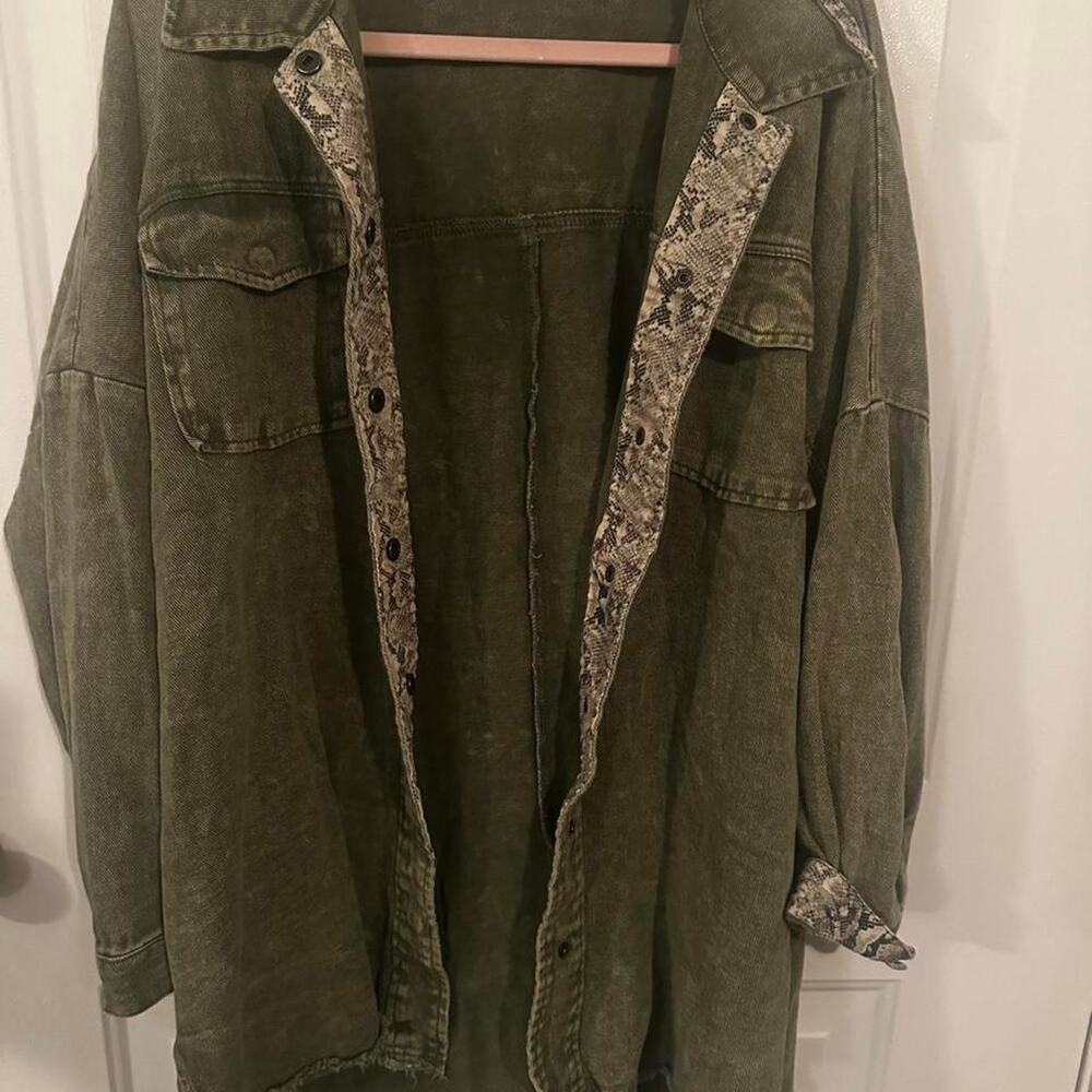 She + Sky Jacket Womens M Olive Green Utility Safari Snakeskin Trim Distressed - Picture 1 of 3